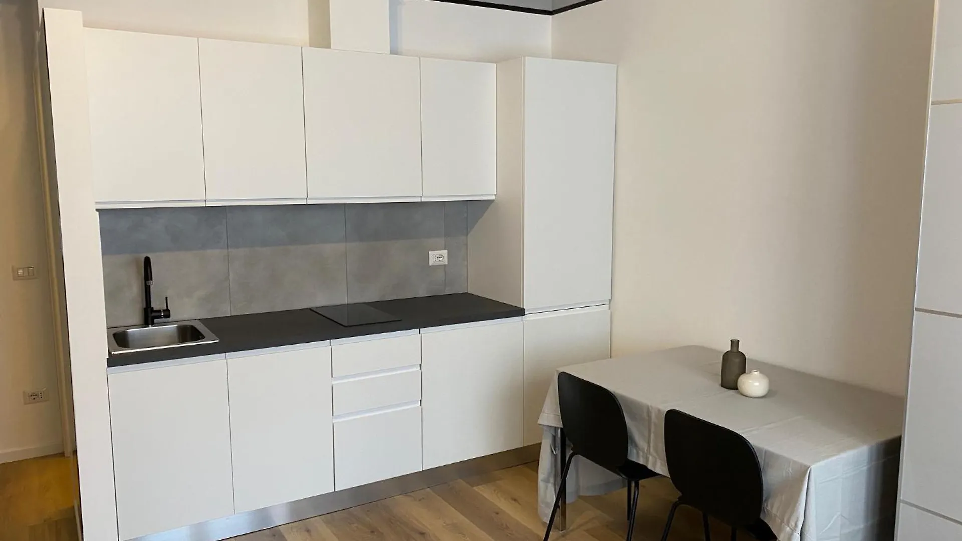 Grey House Apartment Milan